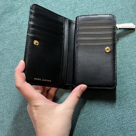 Marc Jacobs Wallet - Picture 3 of 7